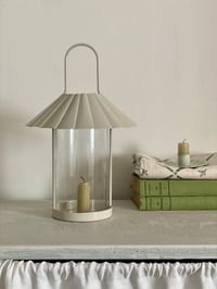 Image 2 of Lanterne