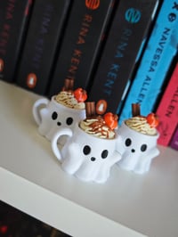 Image 1 of Clickers fantasmas blancos frappe con canela 