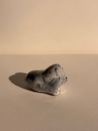 Image 2 of Mini ceramic dog