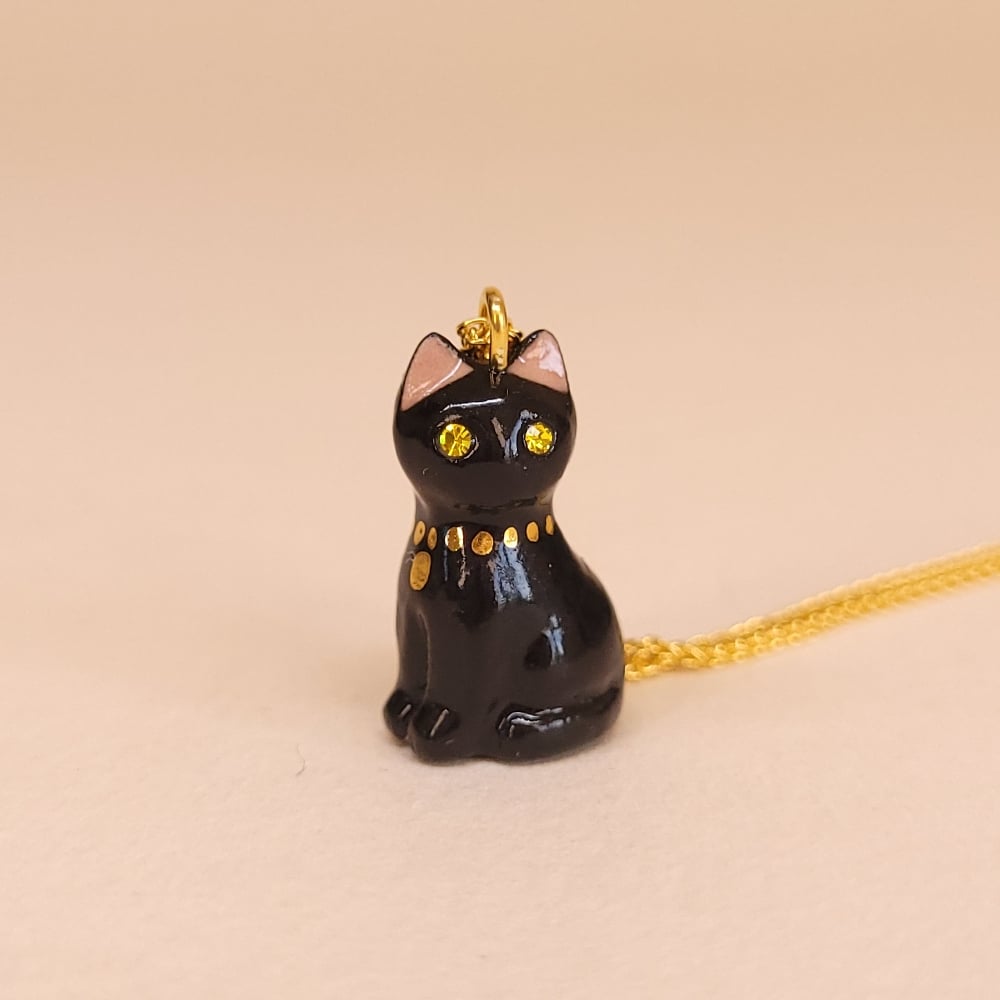 Image of Black & Gold Vermeil Sitting Kitten Pendant