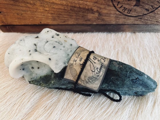 Image of “Sea Hag” Raven Skull Shower Bar 