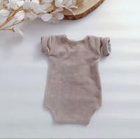 Image 3 of Newborn photoshooting bodysuit Patrick | neutral beige