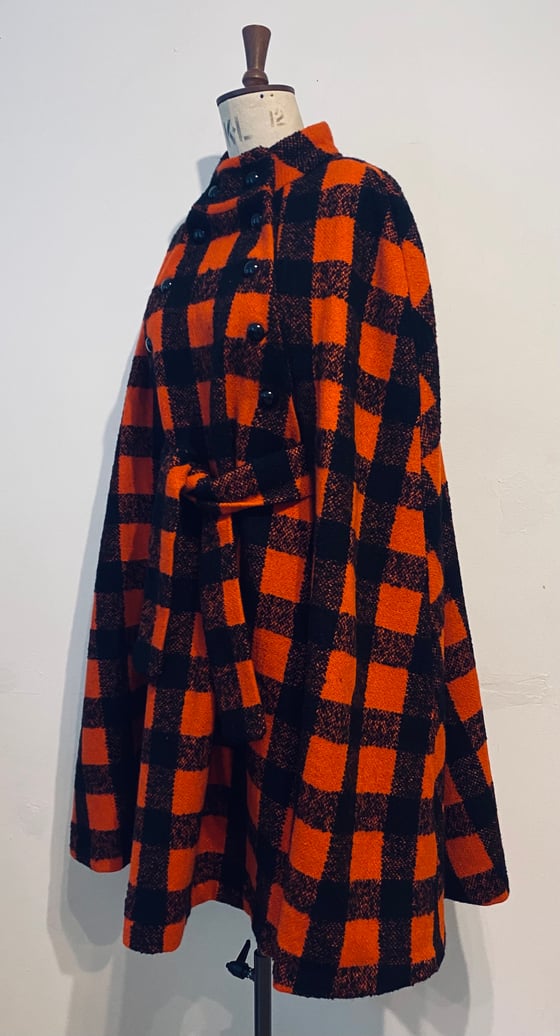 Image of Bold check belted stalker cape