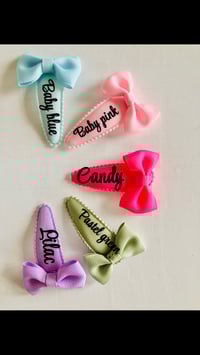 Image 2 of Summer bow clip