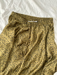 Image 2 of Zara olive skirt // 34