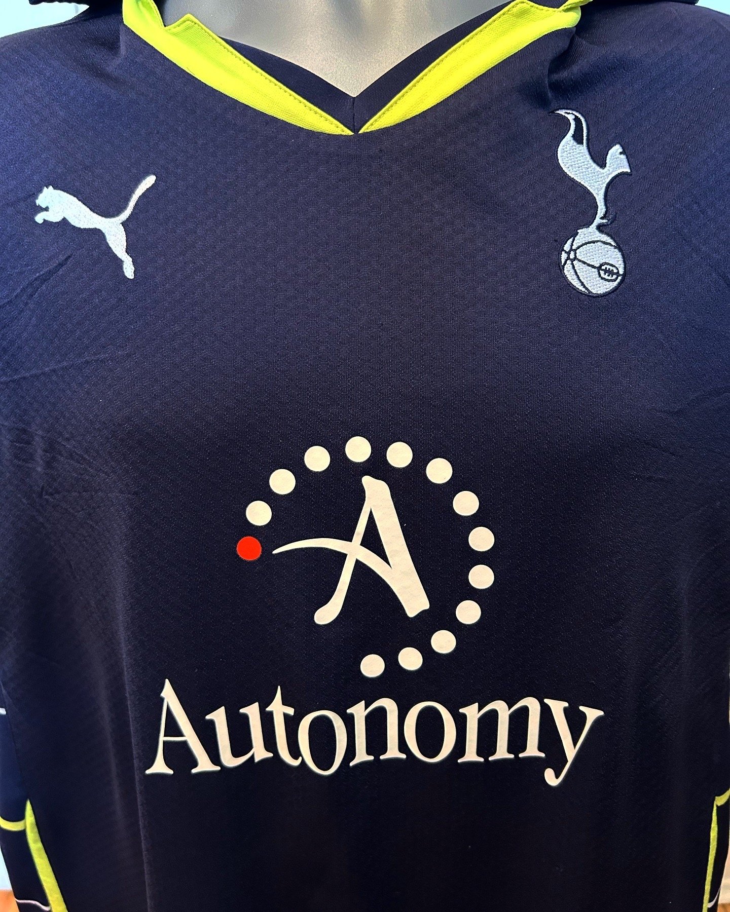 Image of Tottenham Hotspur “BALE 3” 2010/11 Third Shirt + PL patches (M)