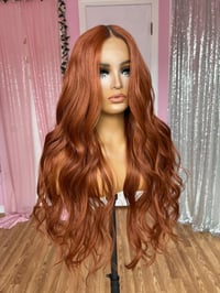 Image 3 of Spice wig dark root