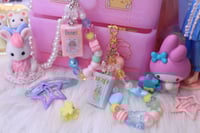 Image 1 of 'best oomfs' keychain set