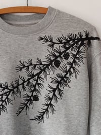 Image 2 of Larix • organic cotton crop sweatshirt