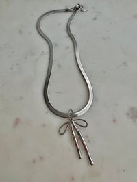 Image 3 of CLASSIC BOW SNAKE CHAIN NECKLACE