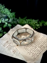 Image 3 of Magnifique boite à bijoux en verre et laiton et soie capitonnée beige. XIXème s. copy