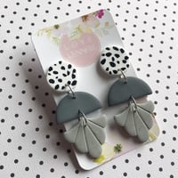 ‘Alaska’ earrings - grey 