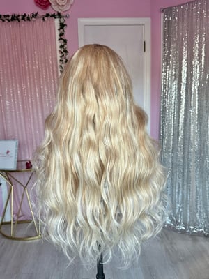 Image of human hair honey blonde (ready to ship)