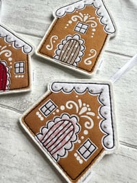 Image 6 of Gingerbread house decoration 