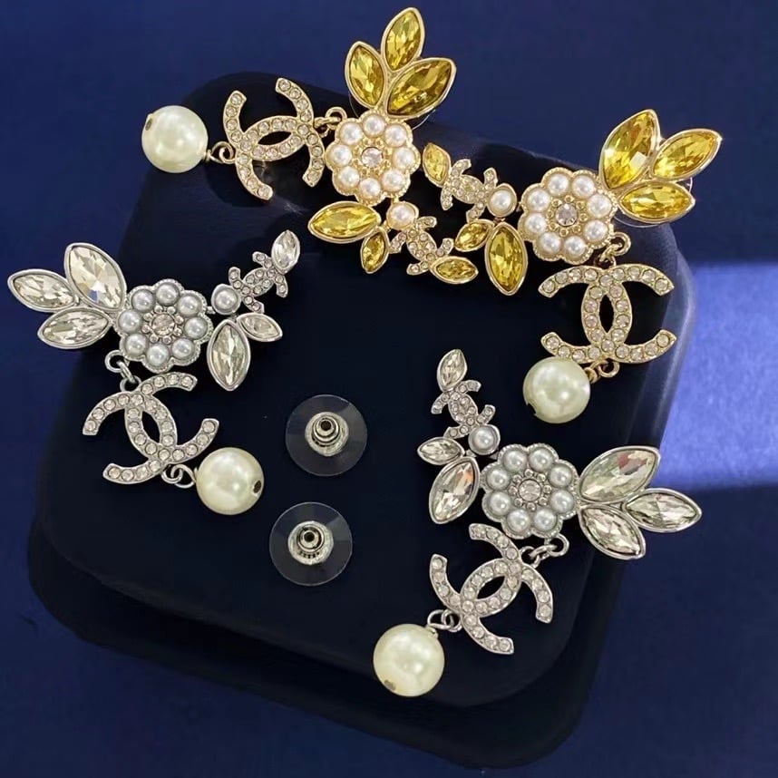 CC gold plated Earrings ** gold with honey