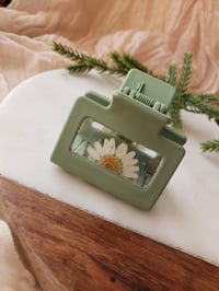 Daisy Claw Clip green