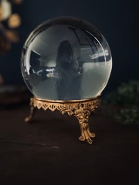 Image 6 of Magnifique boule de cristal de 15cm de diamètre, et son support en régule doré, XIXème siècle