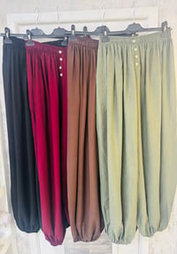 Catlyn - Button Hareems 