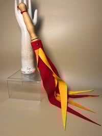 Image 1 of Phoenix Stingy Dragon tongue flogger