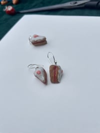 Ceramic cake earrings 