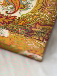 Image 9 of Boîte ancienne en tissu cachemire