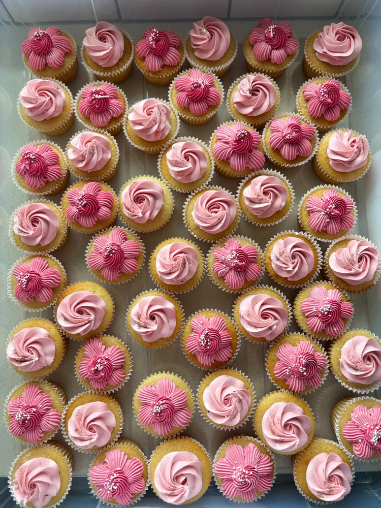 Image of BAKE SALE! Sunday Cupcakes