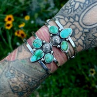 Image 4 of 3 Stone Emerald Valley Kingman Turquoise Cuff~S/M