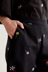 Image 3 of PANTALON EST BLACK GARDENER FLOWERS