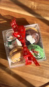 Image 3 of Caja de macarons