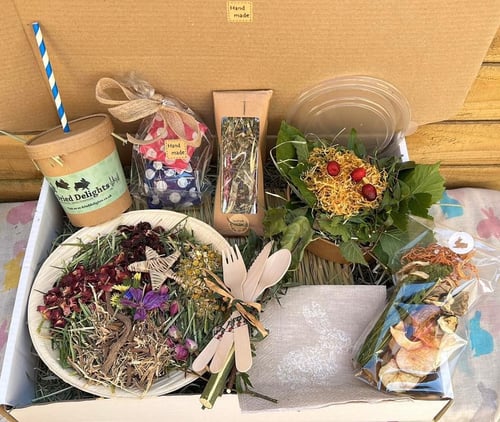 Image of May ‘picnic’ 2024 monthly subscription box 