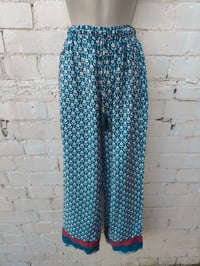 Image 5 of S/m Sari PJs and matching dust bag with tassles Navy white