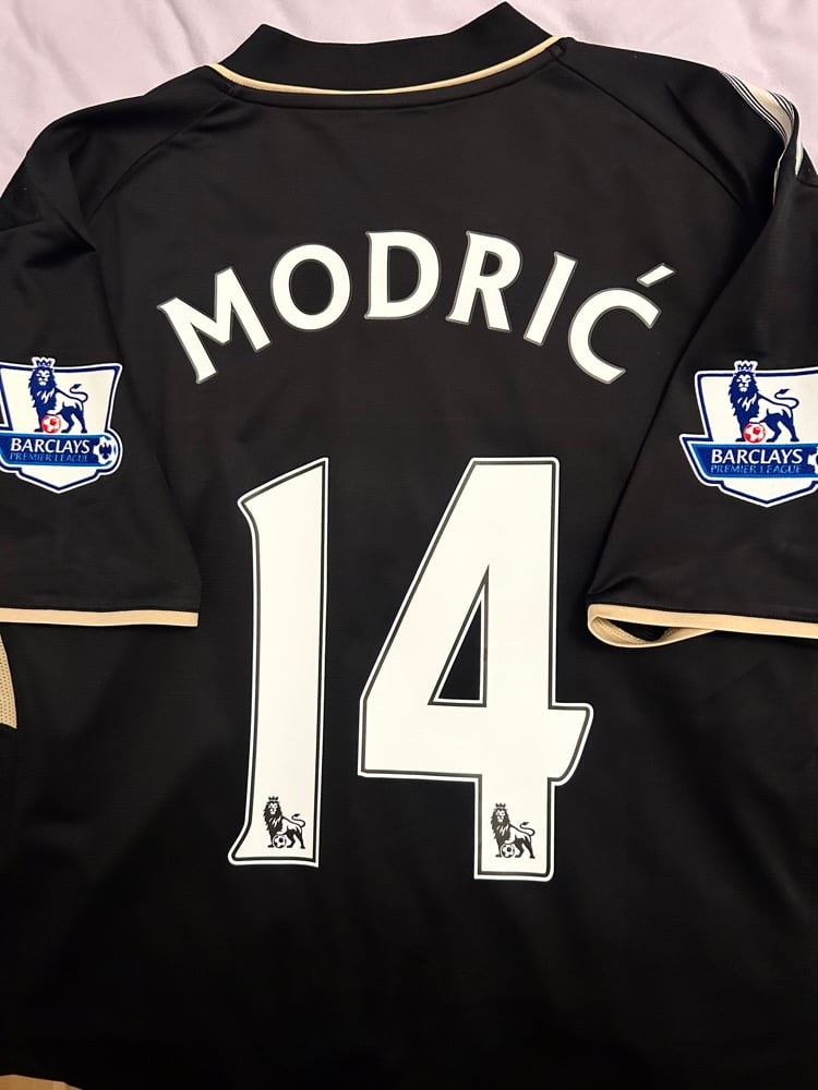 Image of PRE ORDER: Tottenham Hotspur “MODRIĆ 14” 2008/09 Third Shirt + PL patches (XXL)
