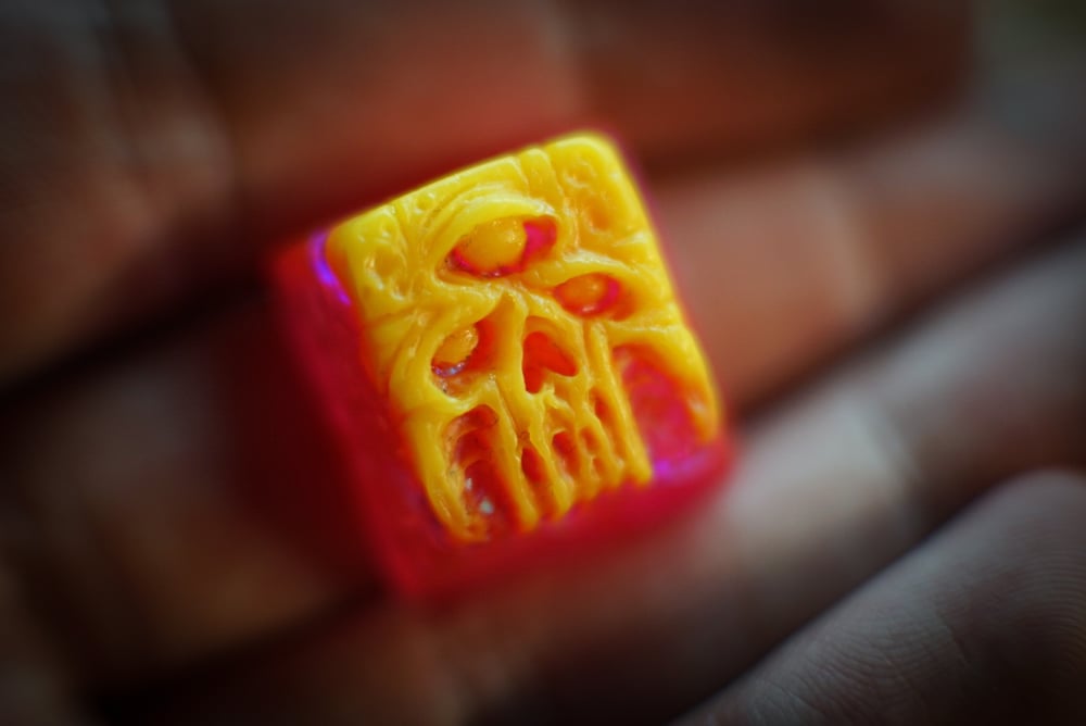 Vicious yellow Hastur