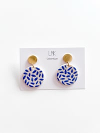 Paire de boucles d’oreilles céramique BOURRACHES riz bleu