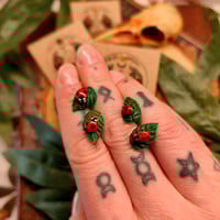 Image 1 of Kolczyki wkrętki biedronka na listku 🌿🐞