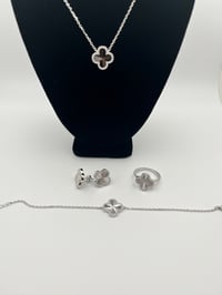 Image 2 of 925 Silver Clovers Set Silver