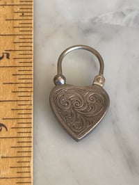 Image 2 of SCOTTISH AGATE LOCK PENDANT