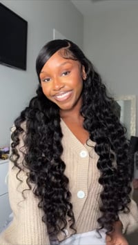 Image 2 of 13x6 loose wave frontal wig 30 in. 