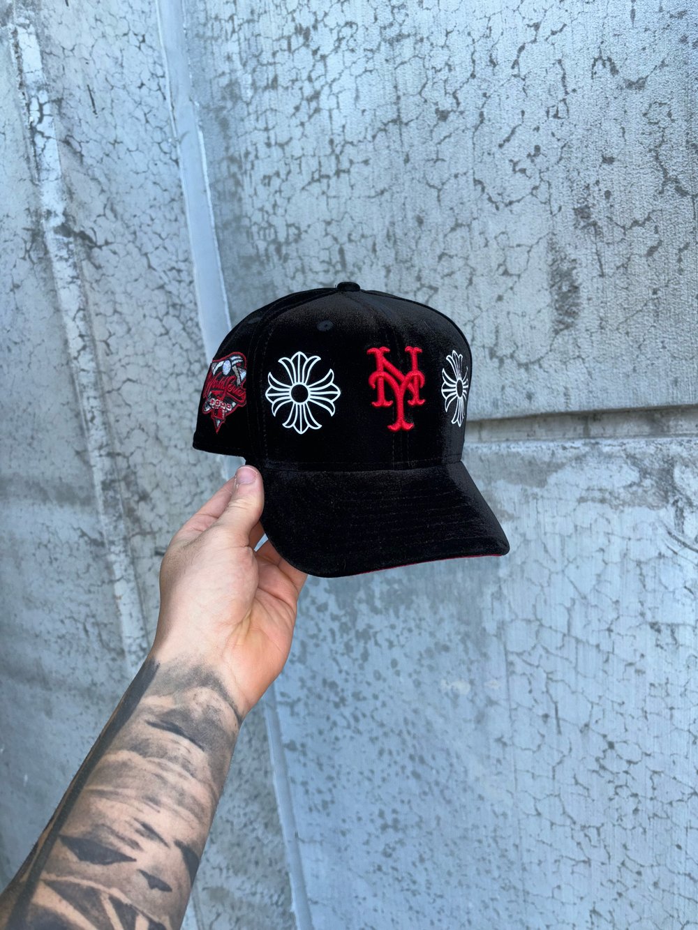 Image of RED BRIM BLACK VELVET NEW YORK METS CUSTOM FITTED CAP