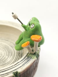 Image 2 of Bog Frog 6 SECONDS
