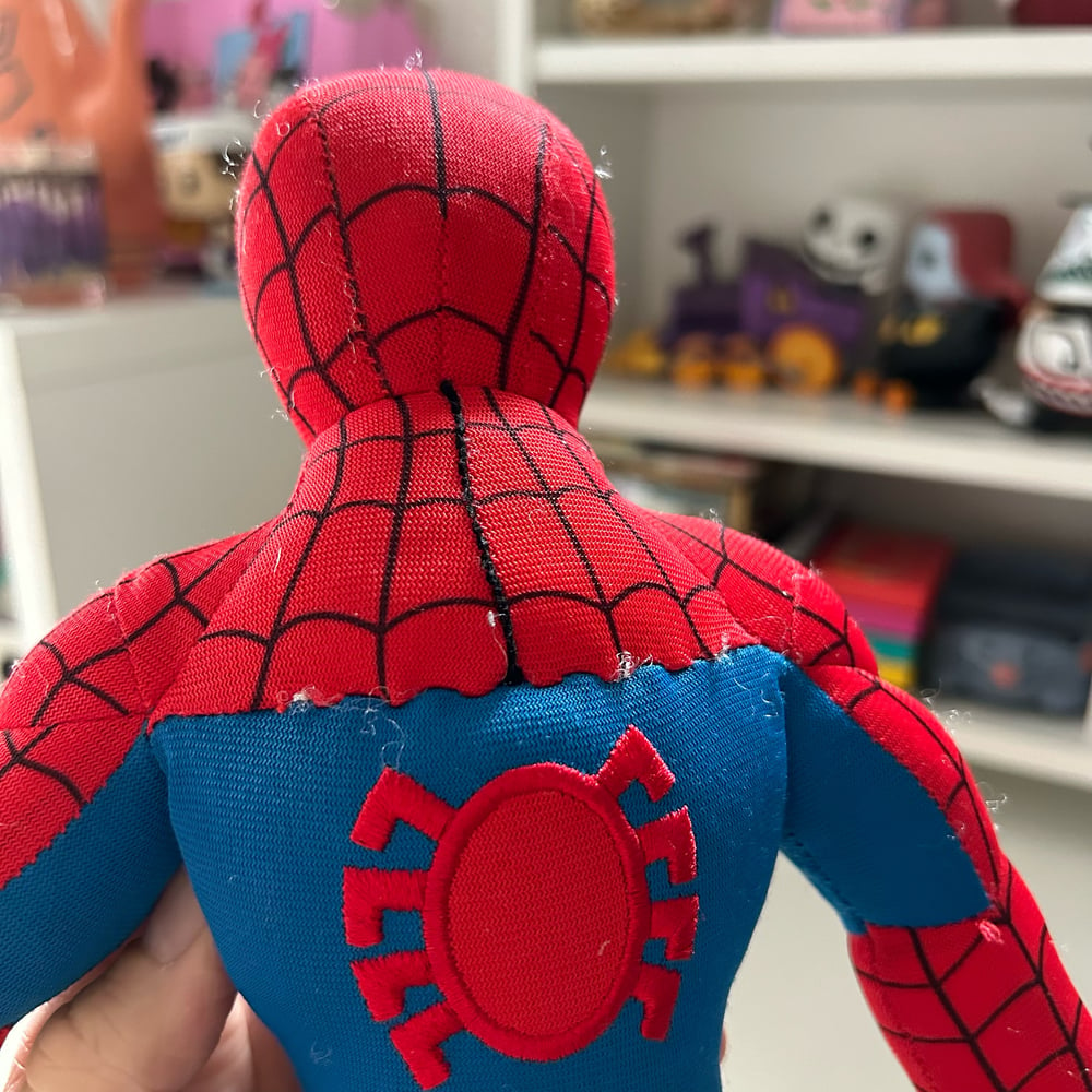 Image of PELUCHE DISNEY SPIDER-MAN