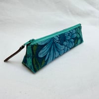 Image 3 of William Morris Standing Pouch No.12