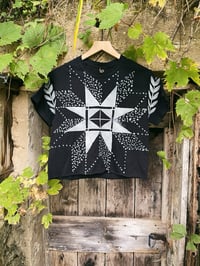 SAMPLE BLOCK PRINTED FOLK SONG <> hand printed and painted crop tee