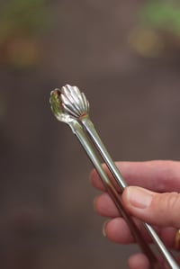 Image 4 of grosse, schwere Zuckerzange mit Muschel als Greifer