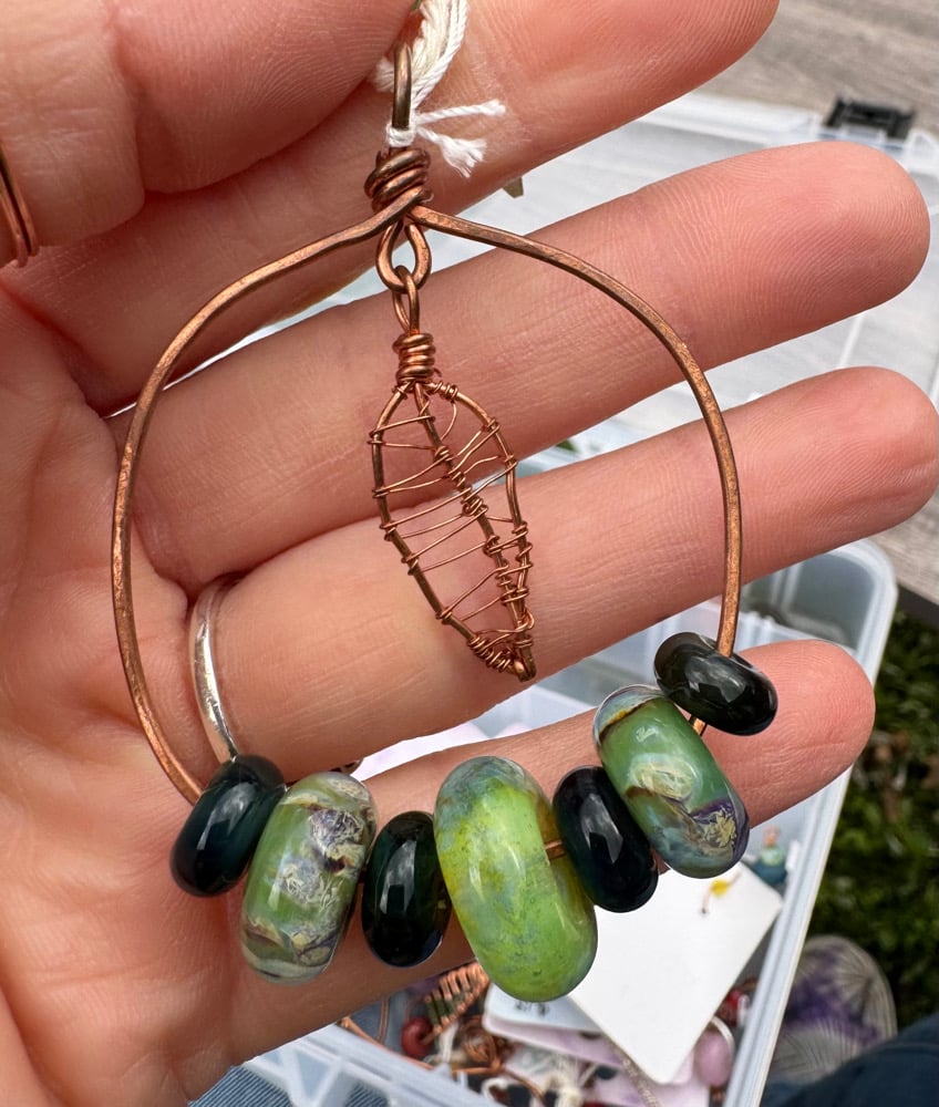 Image of Green Leaf Fidget Pendant