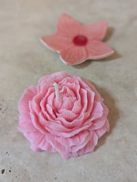 Image 3 of Bougie rose pivoine + son socle 