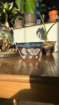 Image 2 of Butterfly mug 01