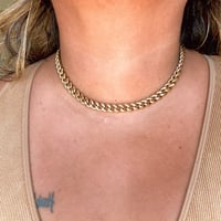 Image 1 of CURB CHAIN IN GOLD