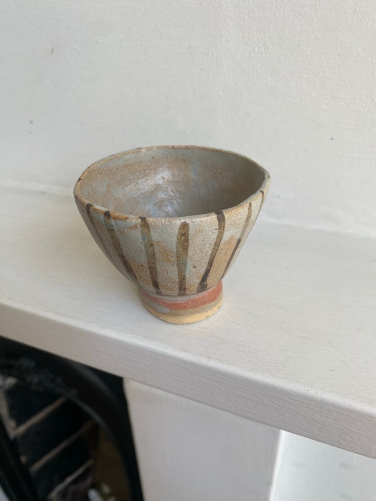 Deep footed bowl (washed black lines)