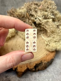 Image 2 of Beige and Bronze D6 Pair | Star Pips Handmade Jesmonite Dice